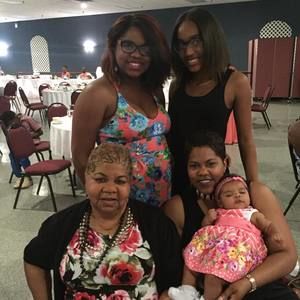 Meet your Posher, Monique